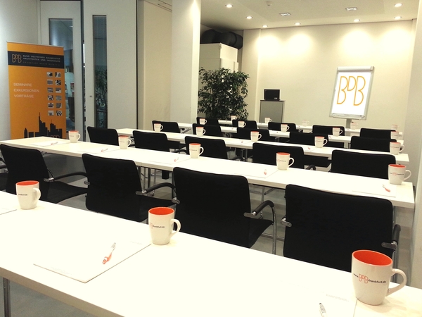 15_11_12 Geschäftsstelle BDB-Frankfurt, Konferenzbereich - Seminar (Bild 074704) (web 600x450)