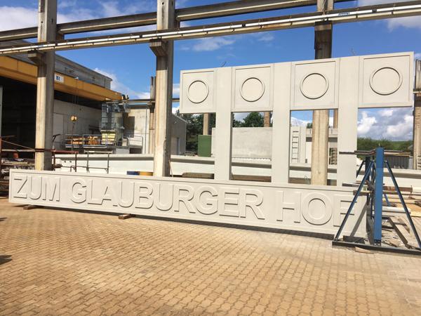 16_08_16 Frankfurter Altstadt, Fassadenteile Braubachstraße 29 (Bild 01)_FuP